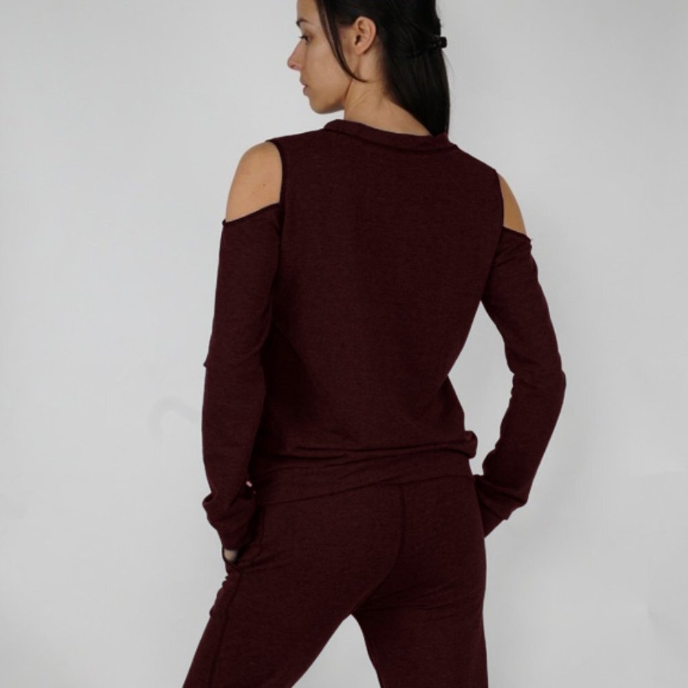 5/25 Cozy Off Shoulder Long Sleeved Shirt - Picture 3 of 3